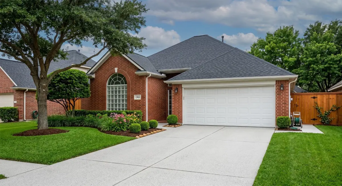 1303 S Teal Estates Circle, Fresno, TX 77545 - #1