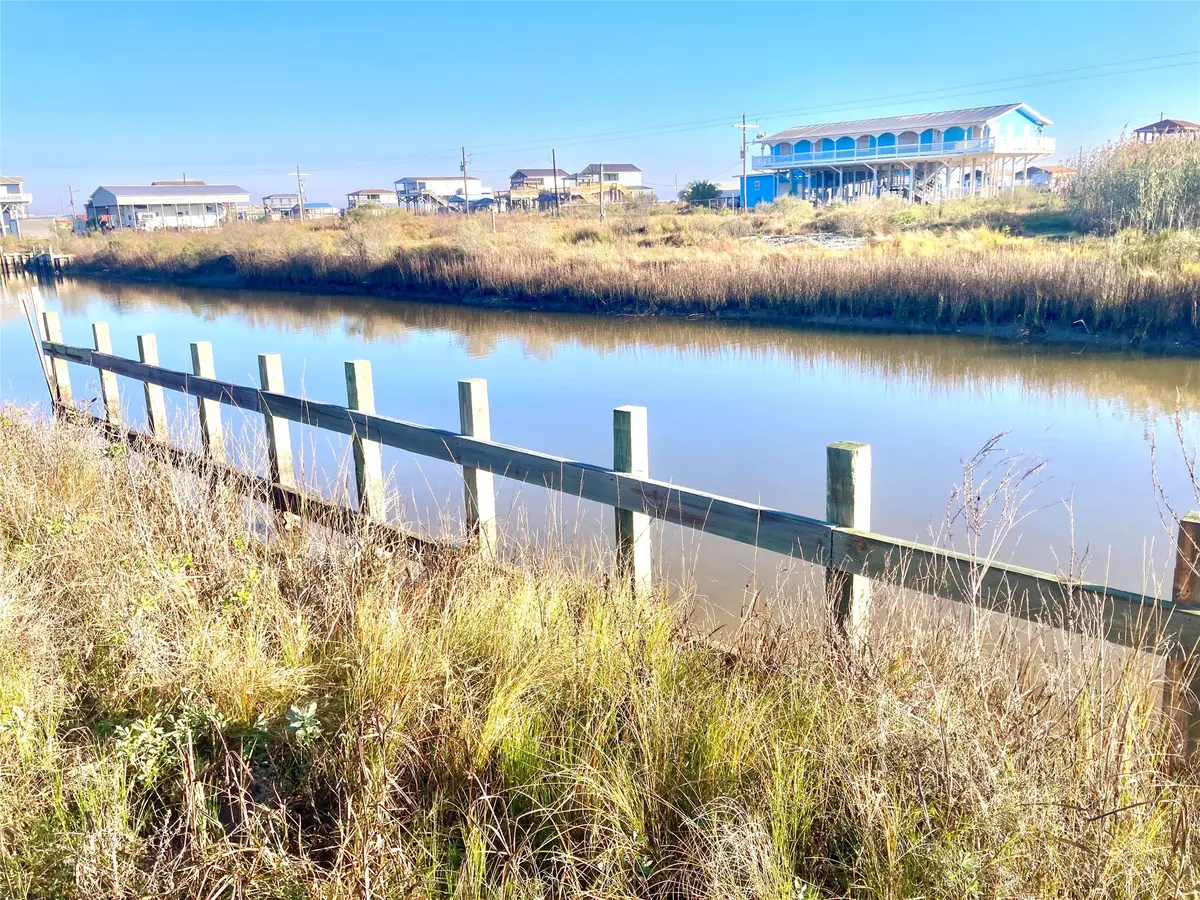 1136 Pennington Street, Gilchrist, TX 77617 - Image #1