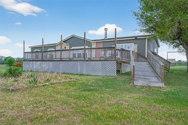 3588 Centerhill Road, Bellville, TX 77418