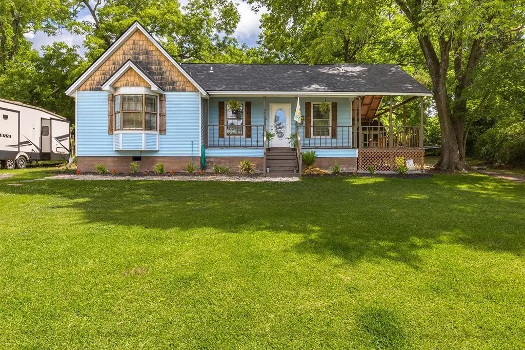 311 E Linn St, Huntington, TX 75949 - #1