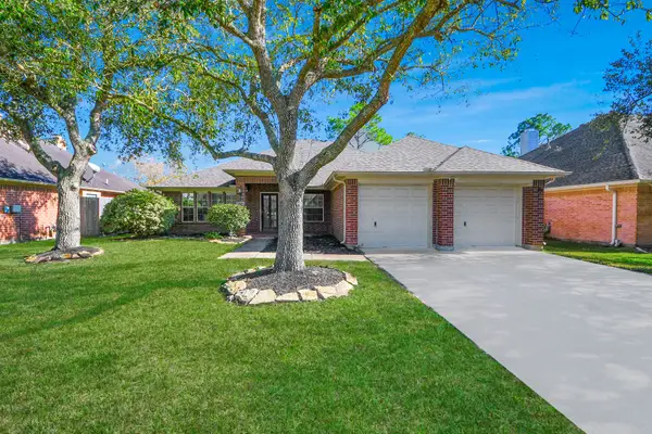 156 Greenridge Circle, League City, TX 77573
