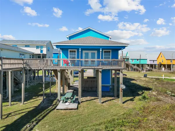 211 Ocean Drive, Surfside Beach, TX 77541