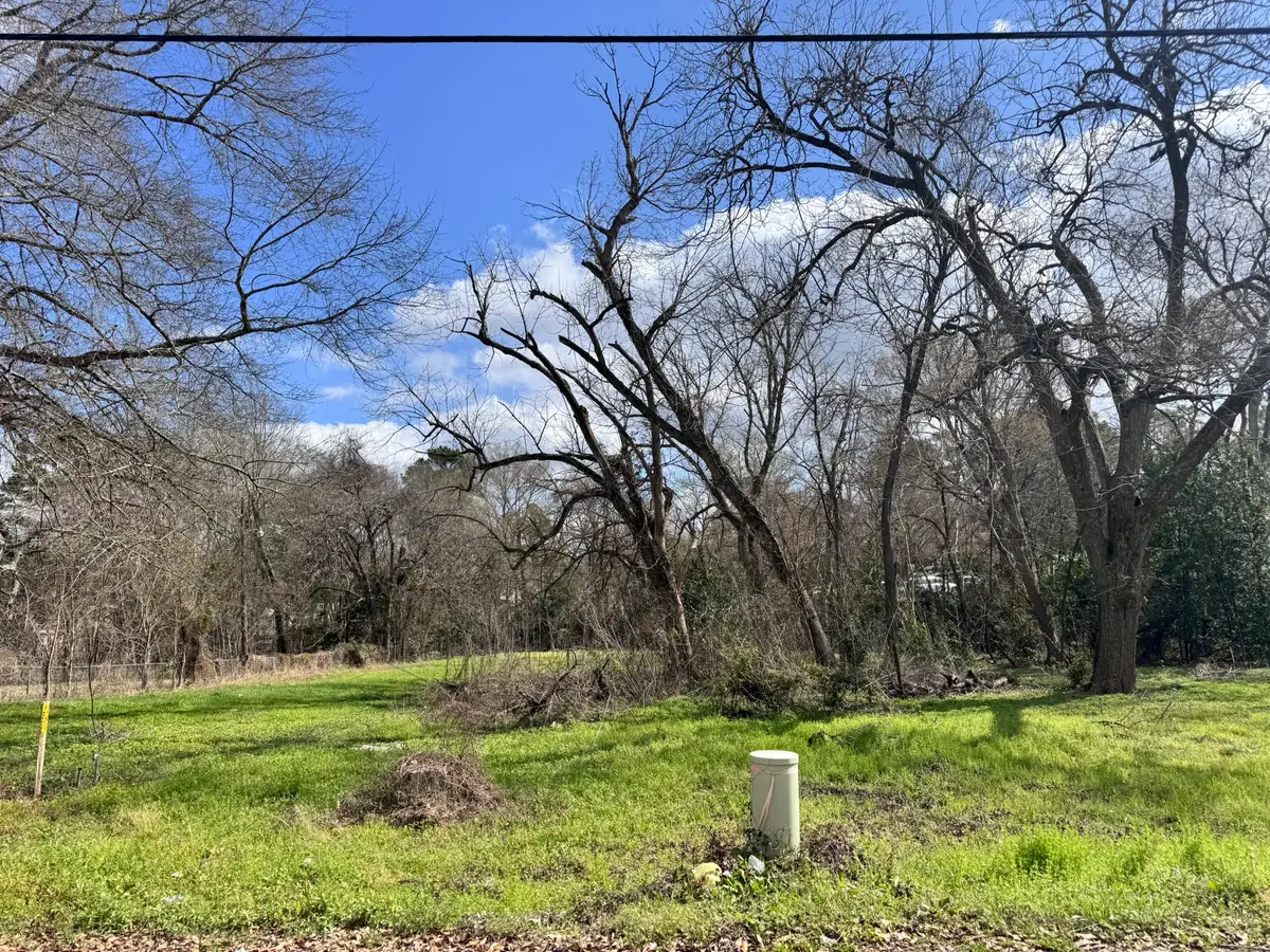 901 Avenue C, Huntsville, TX 77320 - #1