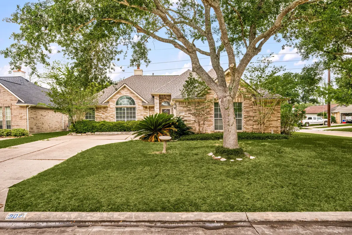 902 W Palmcrest Court, Pearland, TX 77584 - #1