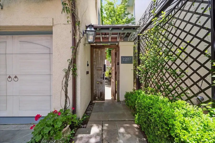 2207 Dunraven Lane, Houston, TX 77019 - #2