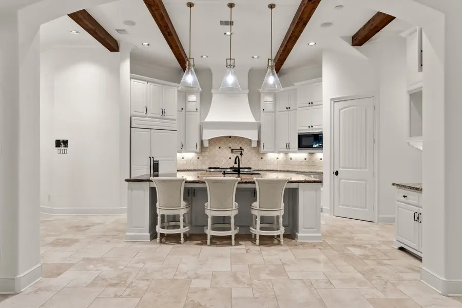 10 Maroon Creek Court, The Woodlands, TX 77389 - Image #2