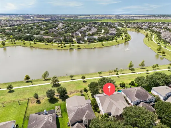 518 Honeysuckle Vine Drive, Rosenberg, TX 77469
