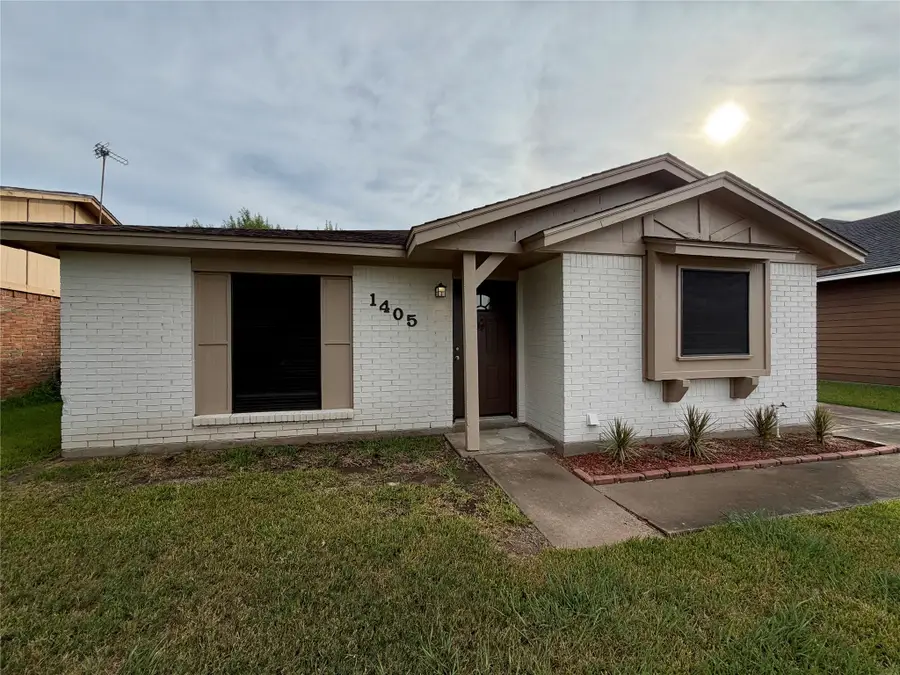 1405 N Avenue M, Freeport, TX 77541 - #2