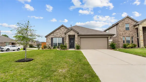 303 Stablebrook Street, Magnolia, TX 77354