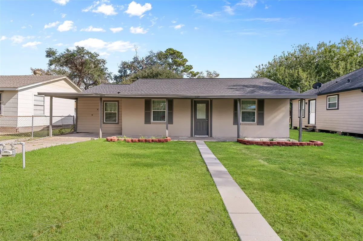 809 S Morgan Street, Angleton, TX 77515 - Image #1