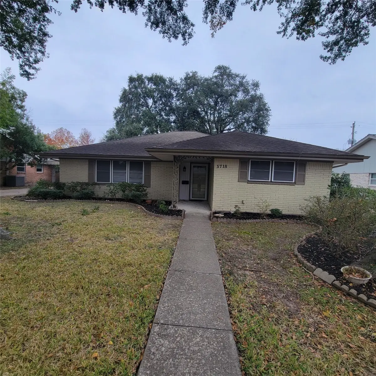 5718 Burlinghall Drive, Houston, TX 77035 - Image #1