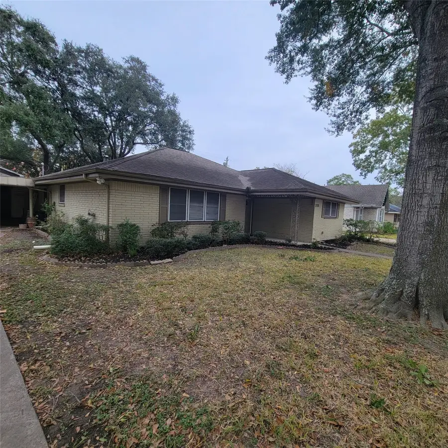 5718 Burlinghall Drive, Houston, TX 77035 - Image #3