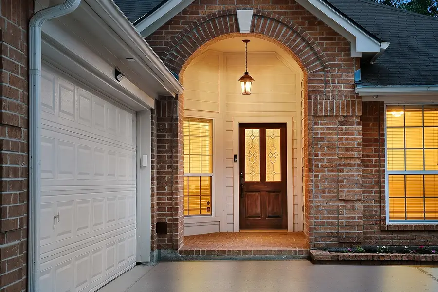 23 Lamps Glow Place, The Woodlands, TX 77382 - #2