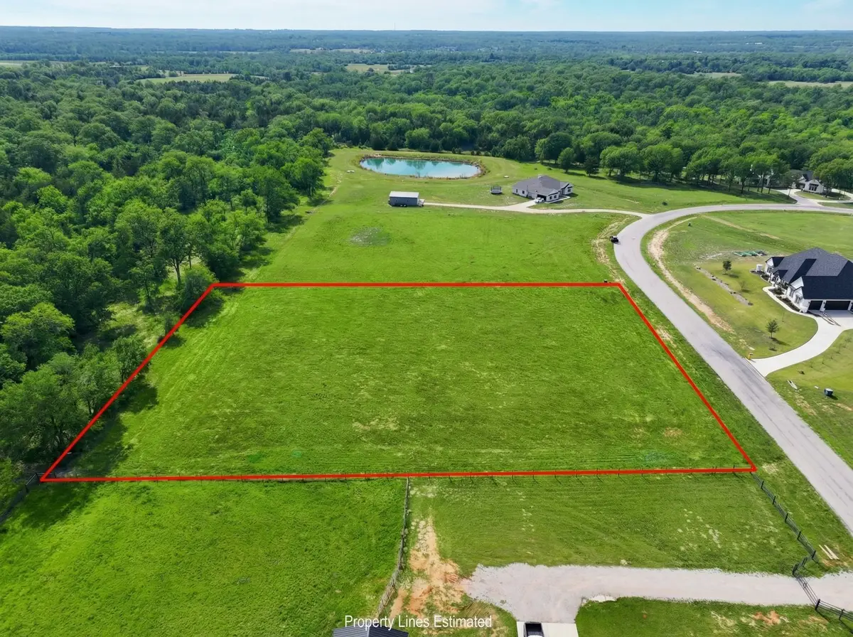 302 N Garrett Circle, Bellville, TX 77418 - Image #1