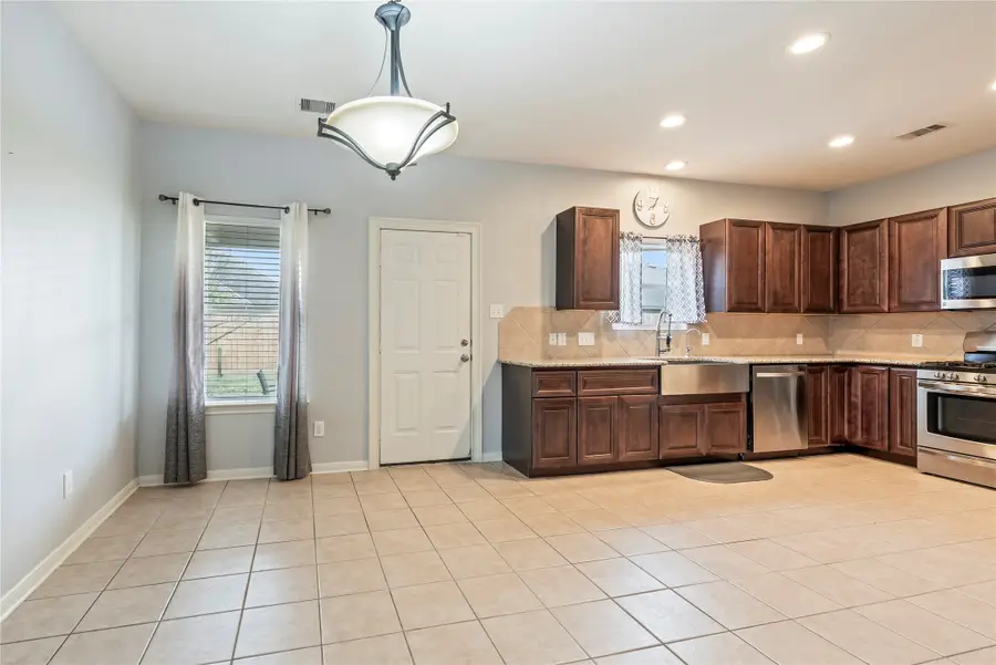 3031 Sweet Gum Bay Court, Dickinson, TX 77539 - Image #3