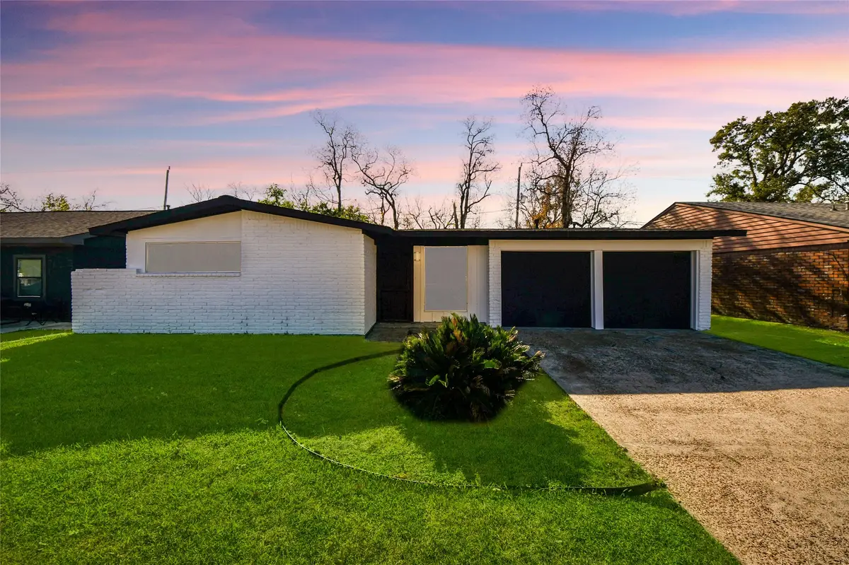 3727 Prudence Drive, Houston, TX 77045 - Image #1