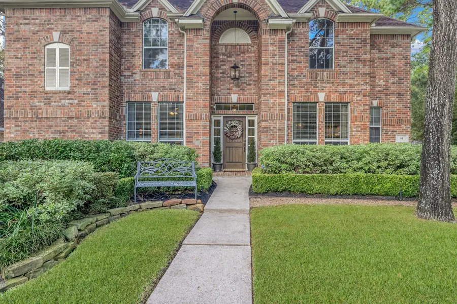14 S Bristol Oak Circle, The Woodlands, TX 77382 - Image #3