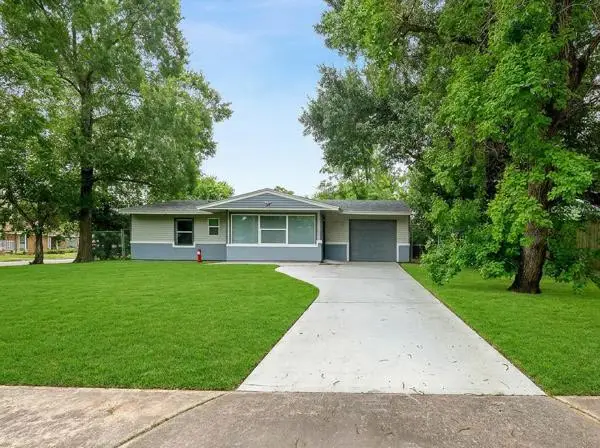 6058 Lyndhurst Drive, Houston, TX 77033 - #2