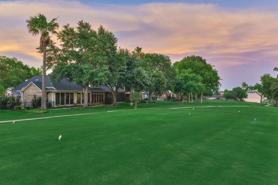 609 Edgewood Drive, Montgomery, TX 77356 - #2