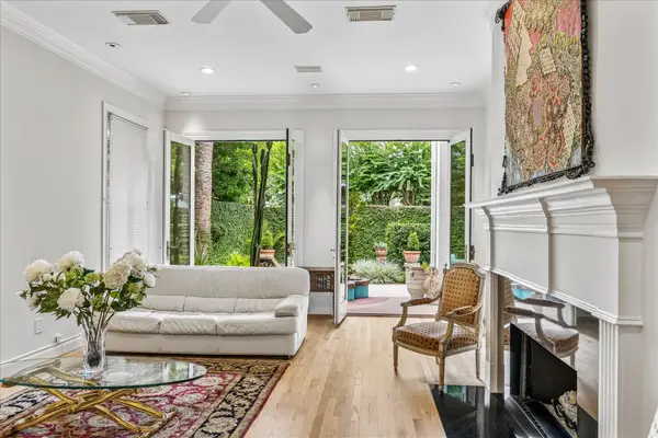 4131 N Boulevard Park, Houston, TX 77098