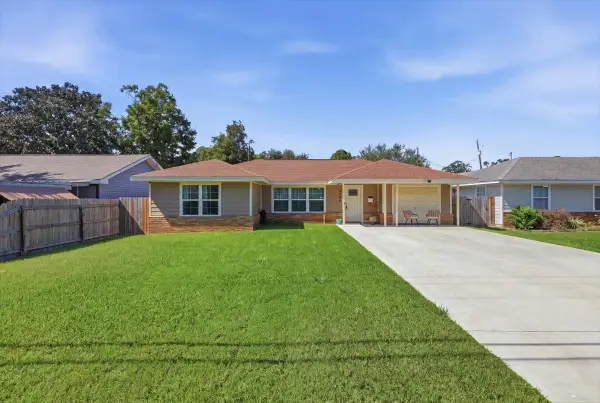 2308 Detroit Avenue, Nederland, TX 77627
