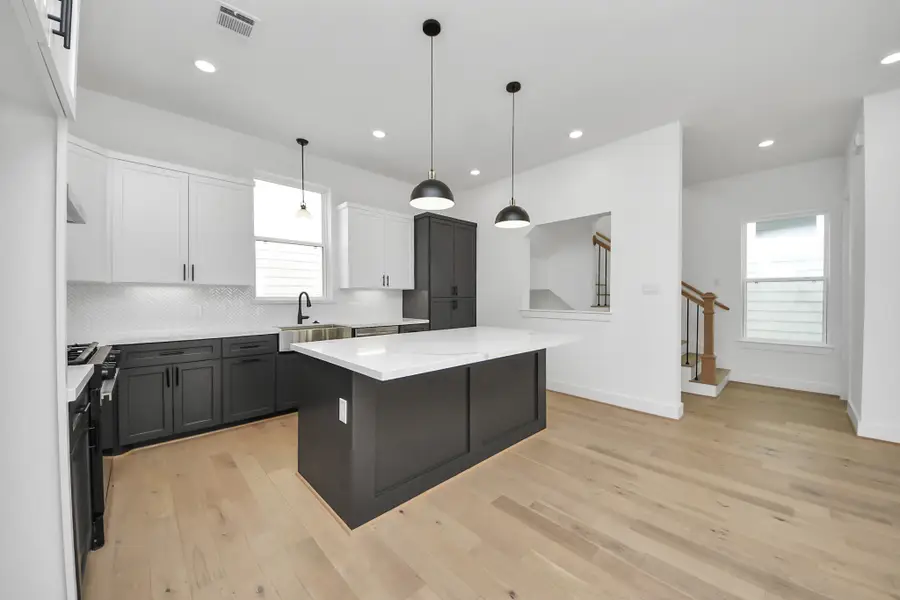 723 Marcella Street #B, Houston, TX 77091 - Image #3