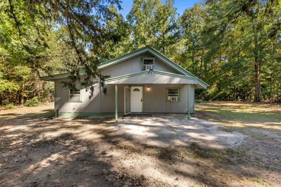 132 Horsesshoe Ln, Livingston, TX 77351 - Image #2