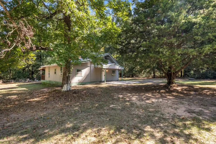 132 Horsesshoe Ln, Livingston, TX 77351 - Image #3