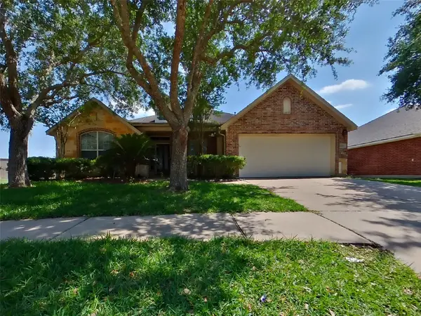 5705 Emerald Brook Lane, League City, TX 77573
