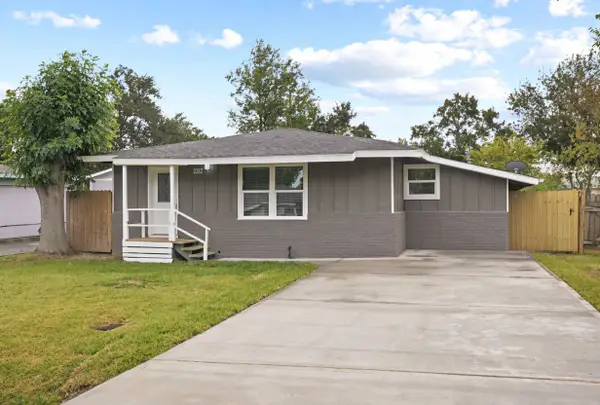 2317 19th Avenue N, Texas City, TX 77590