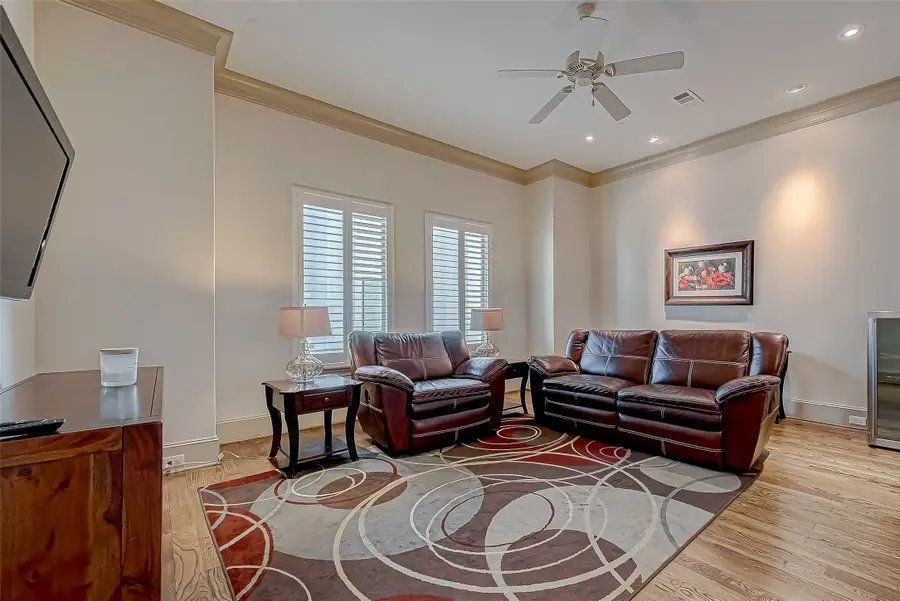 311 Calle Sevilla Place, Houston, TX 77007 - Image #2