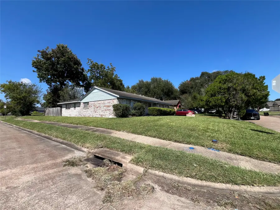 13026 Glenwyck Street, Houston, TX 77045 - #3