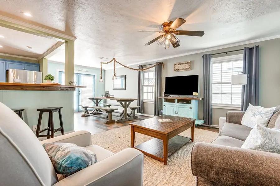 3917 Avenue P 1/2, Galveston, TX 77550 - #3