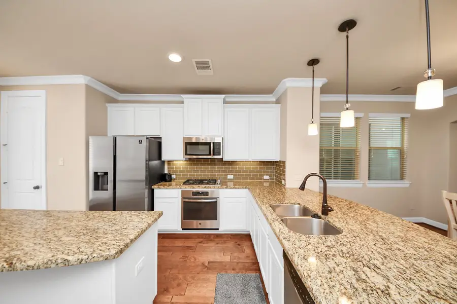 10805 N Kyler Oaks Place, Houston, TX 77043 - Image #2