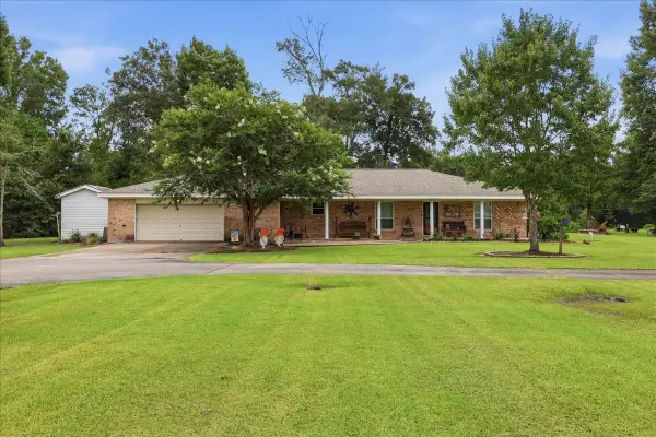 2851 Johnnie Street, Orange, TX 77630