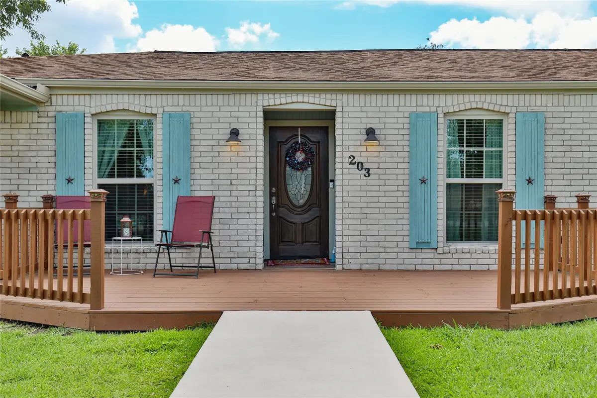 203 Tamarind Street, Lake Jackson, TX 77566 - #1