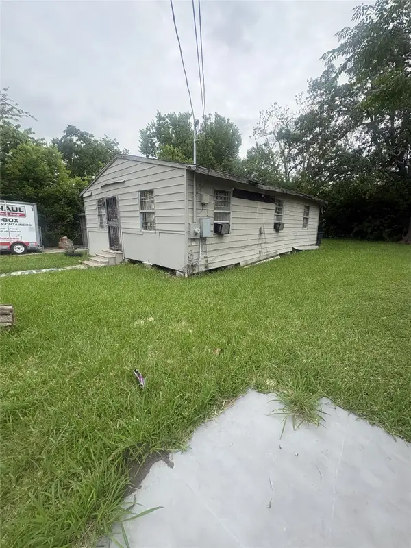 2404 Russell Street, Houston, TX 77026