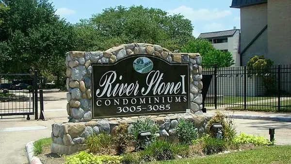 3025 Walnut Bend Lane #31, Houston, TX 77042