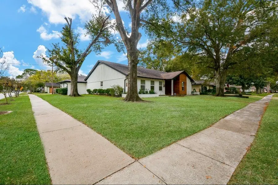 10603 Riverview Drive, Houston, TX 77042 - Image #2