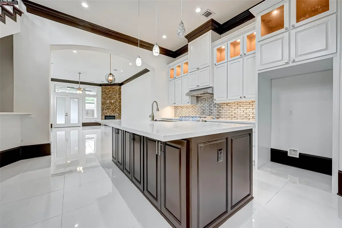 825 W 16th Street #A, Houston, TX 77008 - Image #1