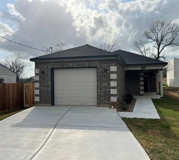 817 Center Street, Richmond, TX 77469