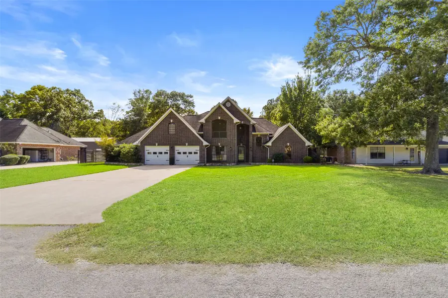 223 Oetken W, Anahuac, TX 77514 - #3