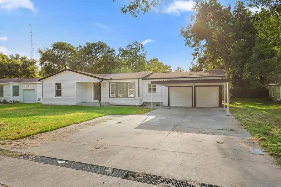 6714 E Bayou Drive, Hitchcock, TX 77563 - Image #2