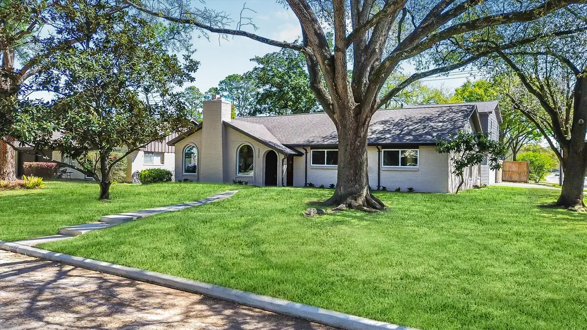 2002 Shadow Bend Drive, Houston, TX 77043 - #1
