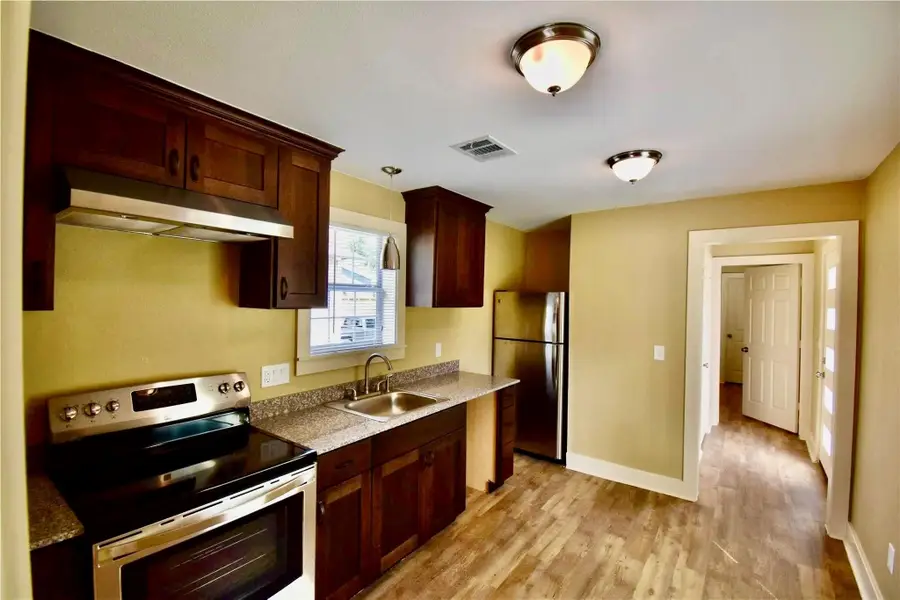 321 E 35th Street, Houston, TX 77018 - Image #3