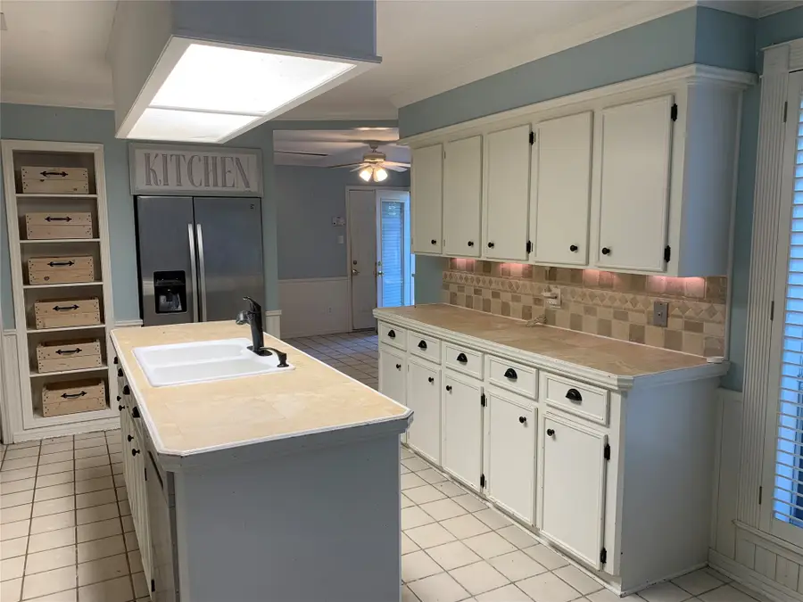 5203 Woodville Lane, Spring, TX 77379 - Image #2