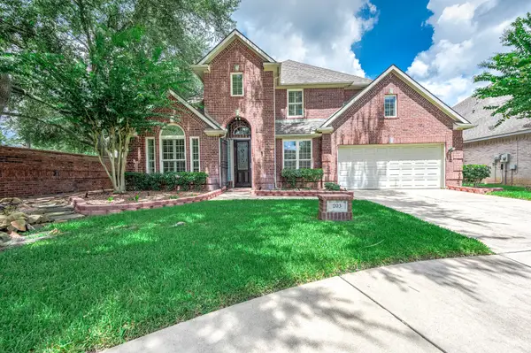 203 Bay Bridge Drive, Sugar Land, TX 77478