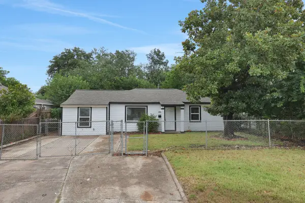 9409 Fairland Drive, Houston, TX 77051