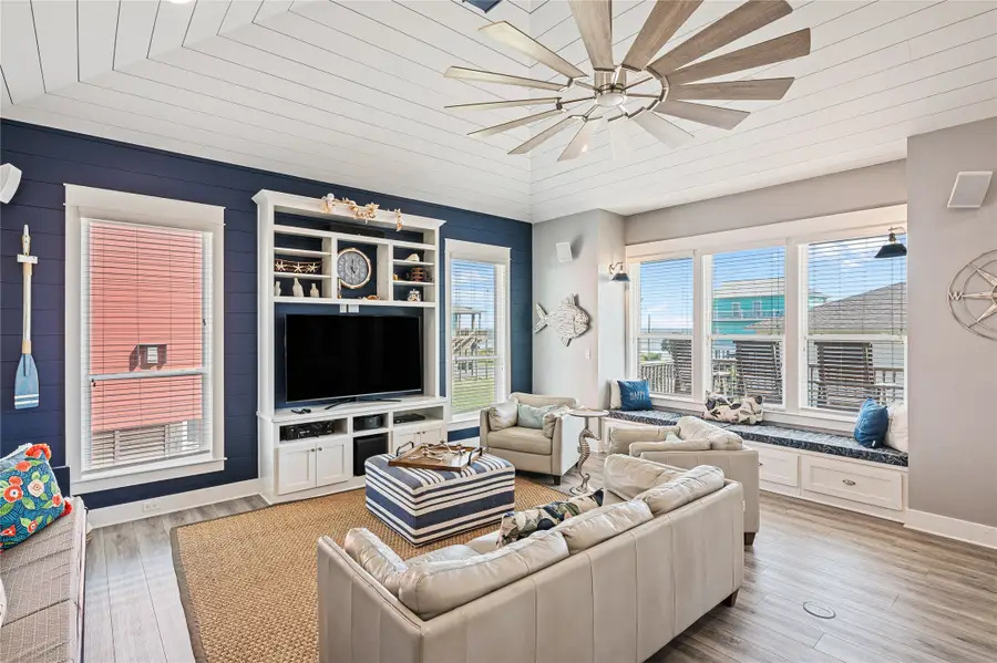 2576 Whitecap, Crystal Beach, TX 77650 - Image #3