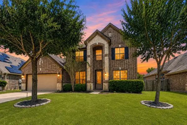 5303 Mesquite Willow Lane, Rosharon, TX 77583